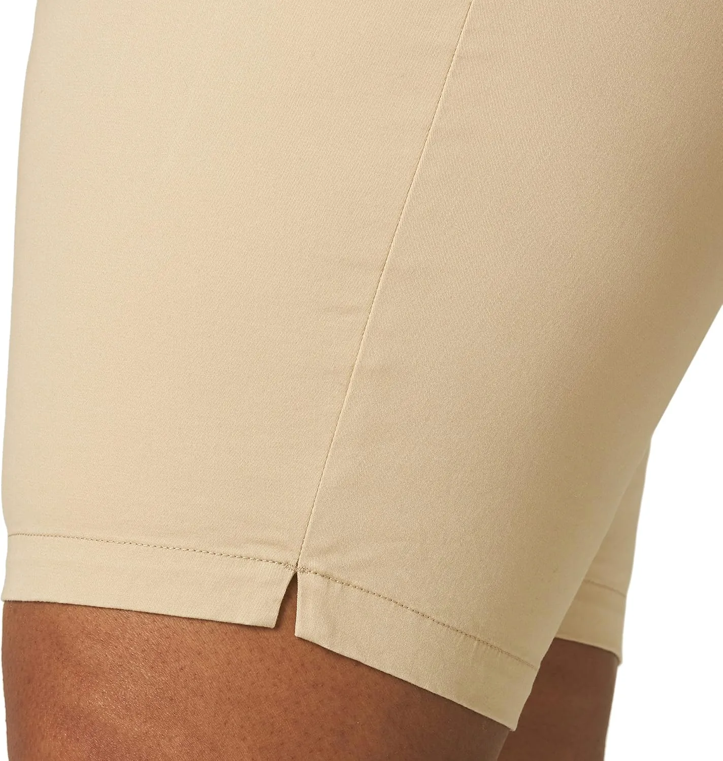 Lee Women's Plus Size Legendary 9" Chino Bermuda Short