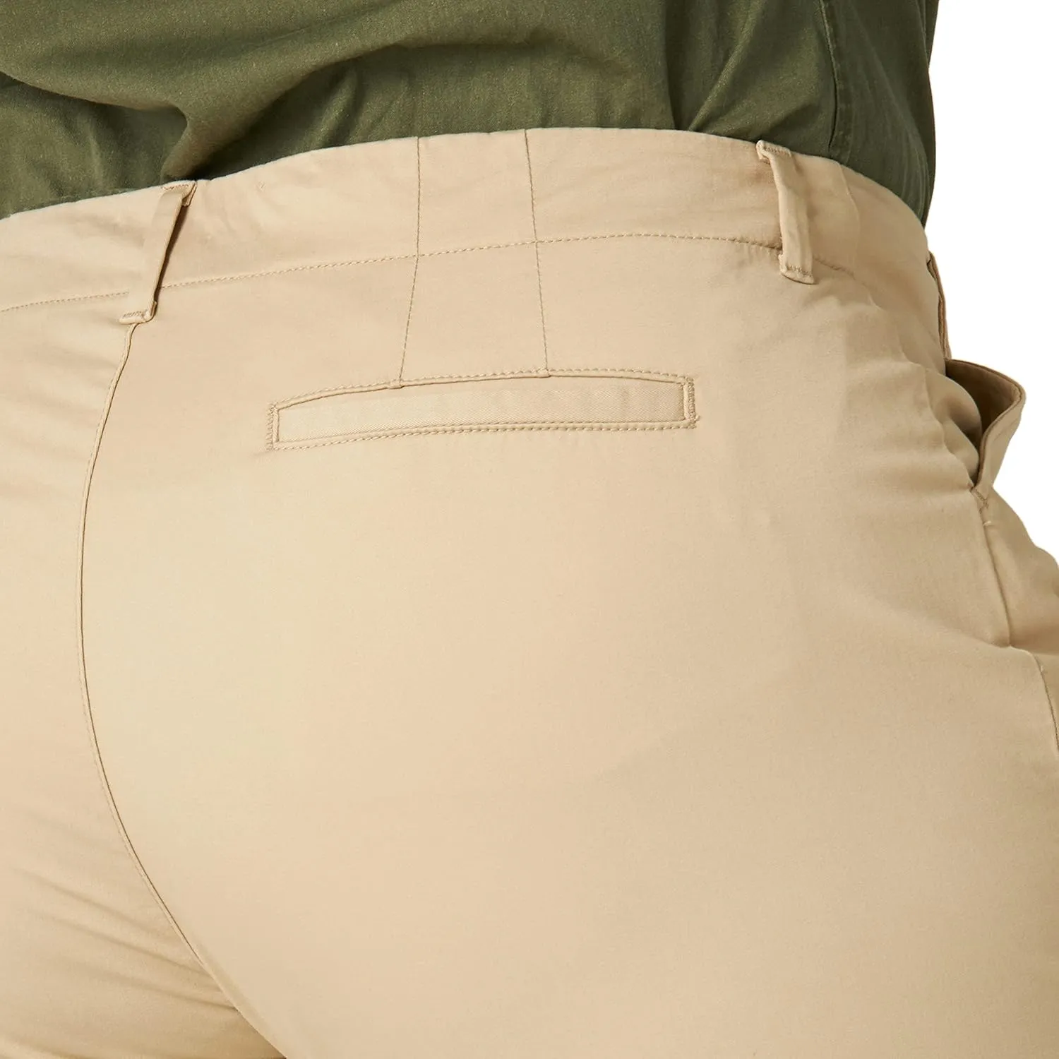 Lee Women's Plus Size Legendary 9" Chino Bermuda Short